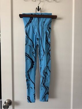 Naturyl Blue Marble-Print Leggings